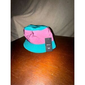 NWT RVCA bucket hat